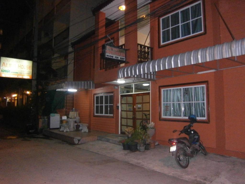 Aura House Hotel Pattaya Eksteriør billede